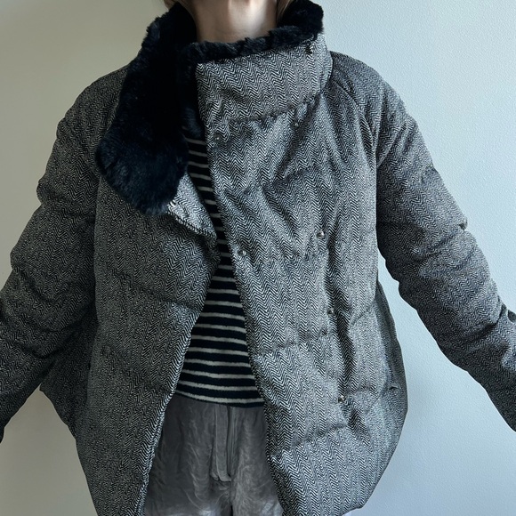 MaxMara Jackets & Blazers - MaxMara Studio // Puffer Jacket w. Imitation Fur Collar